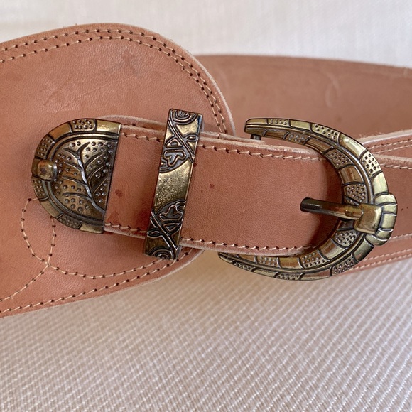 Arrivanto Vintage Brown Leather Brown Belt Medium With Golden Buckle For Ladies - Picture 2 of 10